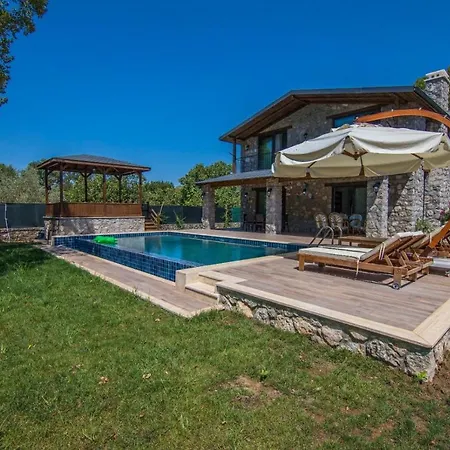 Yaba Villa *
