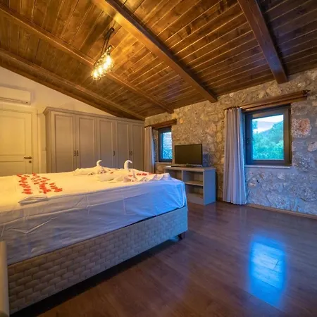 Yaba Villa