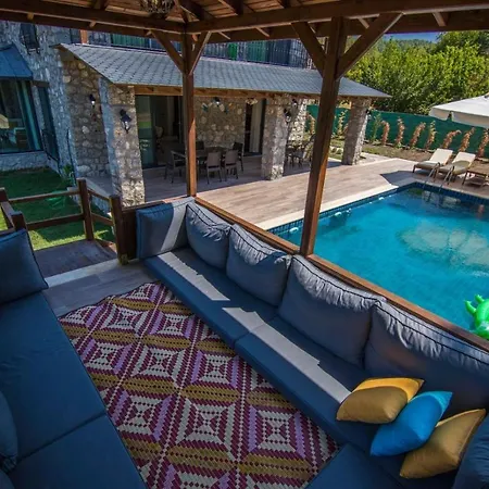 Yaba Villa *
