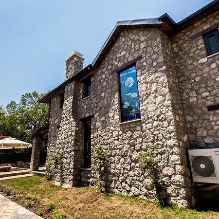 Villa Yaba *
